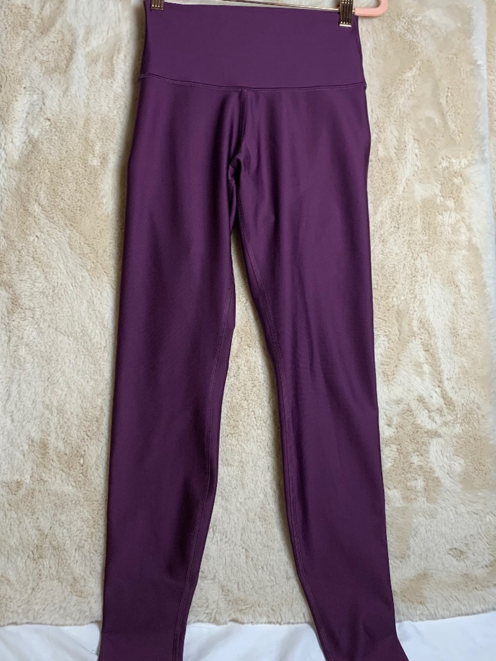 ALO-new condition sz small purple/plummy athletic leggings pants sz Small